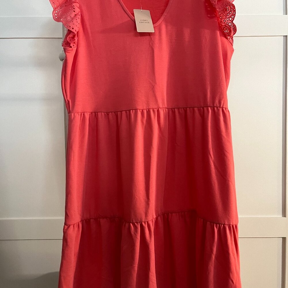BNWT COMO VINTAGE dainty cosmal coral tiered (L)